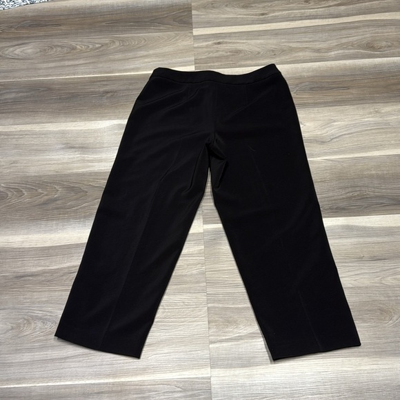 🏴 White House Black Market black capris size 8 - Picture 8 of 9